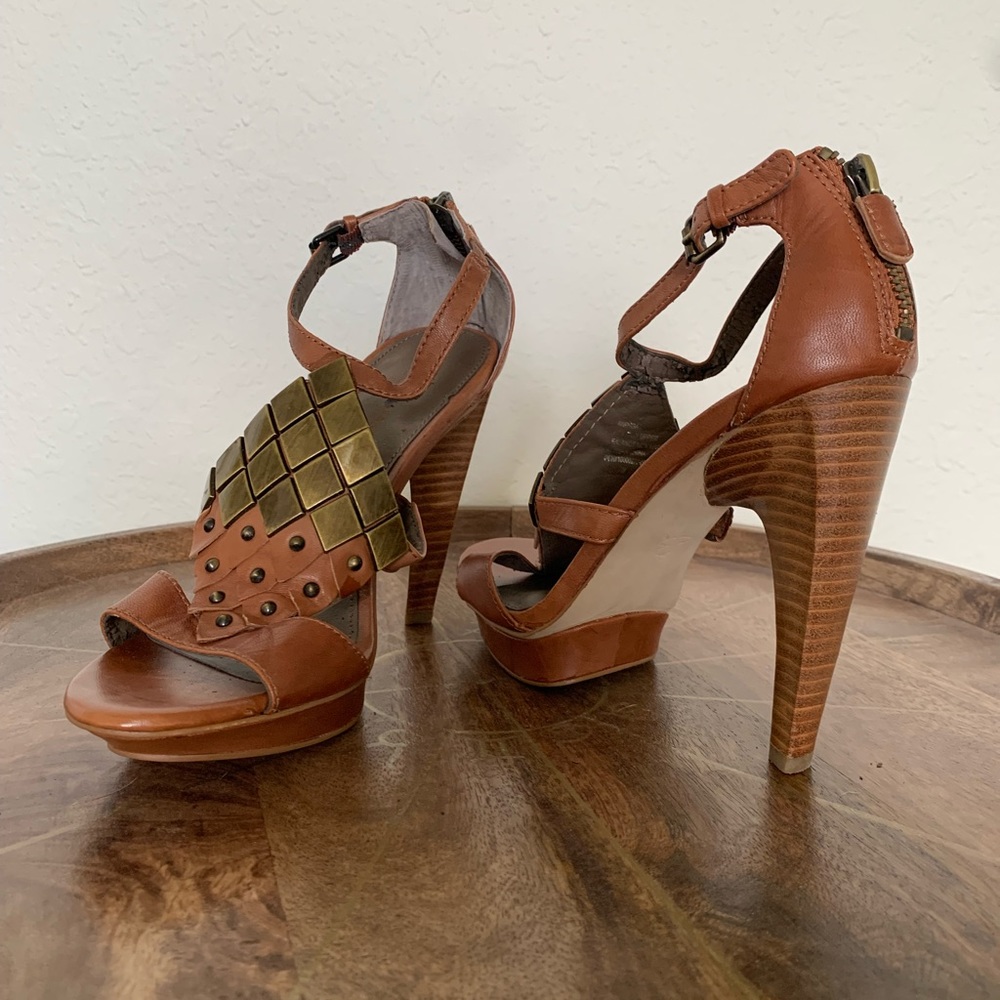 B Makowsky Heels